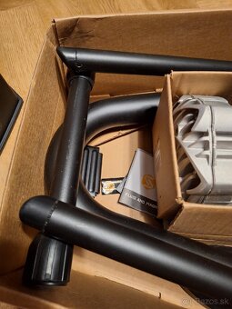 Cyklo Trenažér SARIS fluid2 a podložka pod koleso - 9