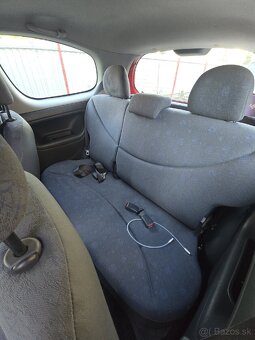 Toyota yaris 1.0 - 9