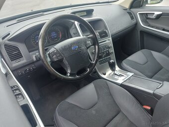 Volvo XC60 D5 AWD Momentum Geartronic - 9