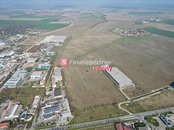 Exkluzívne na predaj priemyselný pozemok o rozlohe 10265 m2 - 9