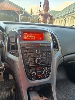 Opel Astra J SEDAN , benzín+ LPG - 9