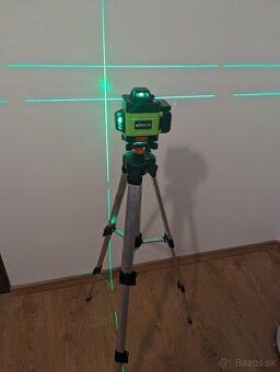 NIVELACNY LASER 4D 16 LINIOVY, STATIV, DVE BATÉRIE - 9