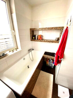 Bývanie v obľúbenej lokalite s parkovaním - 9