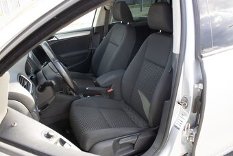 Volkswagen Golf 1.6 TDI z roku 2011 - 9