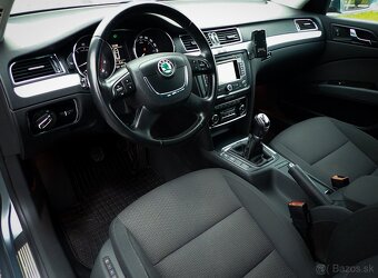 ŠKODA SUPERB COMBI 1.8 TSI 118kW ELEGANCE - XENON NAVI - 9