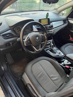 BMW 218d - 9