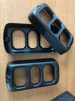 Uaz 469 zadný blatník - opravnú časť predám - 9