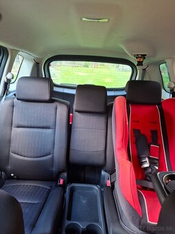 Mazda 5 - 9