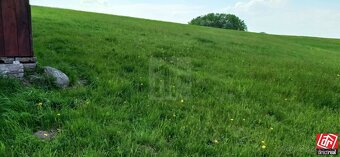 Veľký pozemok  v tichej časti. - 9