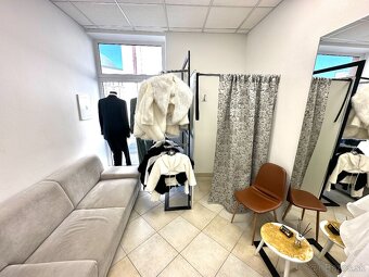 ODSTÚPENIE ZABEHNUTEJ PREDAJNE - CENTRUM ŽILINY. - 9