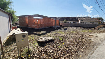 Rozostavaný 4-izbový rodinný dom v Tomášikove - 9