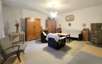 VKUSNE REKONŠTRUOVANÁ S CITOM ZARIADENÁ SLNKOM ZALIATA CHATA - 9