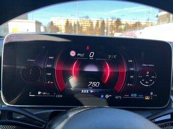 Mercedes-Benz C220 Sedan - 9