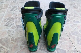 Lyžiarky Nordica a Lowa . - 9