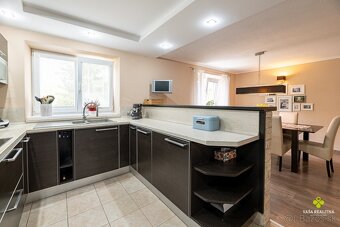 Výnimočný 4 izbový byt Staré Mesto Prievidza 120 m2 - 9