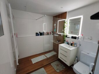 Rodinný dom s garážou -aj na podnikanie - 9