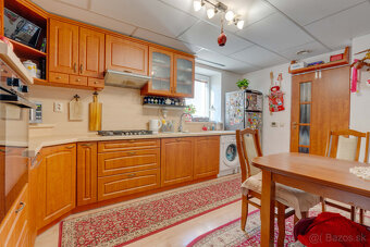 Na predaj - priestranný 3-izbový rodinný dom vo Vajnoroch - 9