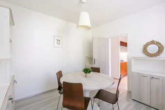 Zariadený, zrekonštruovaný 4 izb.byt 79 m2, balkón, pivnica. - 9