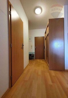 PRENÁJOM: 3IZBOVÝ KOMPLETNE ZARIADENÝ BYT - ZÁHRADNÍCKA UL. - 9