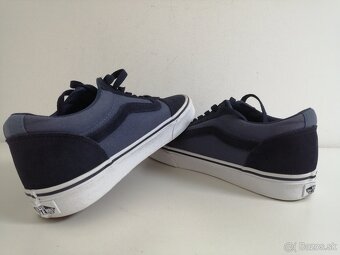 VANS 41 - 9