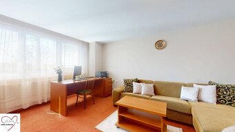 Priestranný, dvojpodlažný dom v tichej ulici, v centre - 9