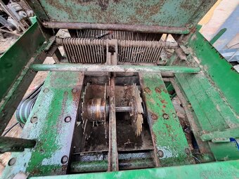 Rozmietacia píla - 9