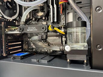 Ryzen 7 5800X\16GB\RTX 2080Ti\SSD\700W Zdroj - 9