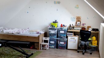 PREDAJ - 5 IZBOVÝ RODINNÝ DOM,BELUŠA, PÚCHOV, POZEMOK 726 m2 - 9