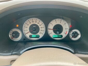 Chrysler grand voyager 3,3 benzin LPG 4x4 - 9