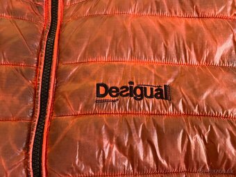 Prekrasna znackova vetrovka Desigual vel. XL - 9