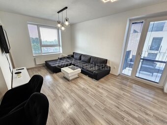 Moderný, komplet zariadený 2 izbový byt s parkovacím … - 9