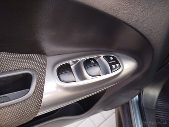 NISSAN JUKE 1,6 benzin, 2011 - 9