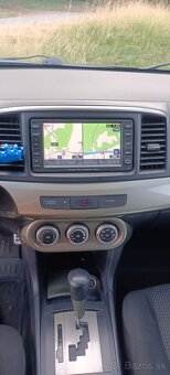 Lancer 113000km automat benzín - 9