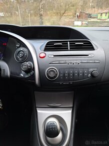 Predám Hondu Civic 1.4 Comfort benzín - REZERVOVANÉ - 9