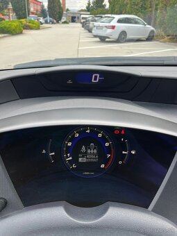 Honda Civic 1.4 benzín, 2009, 73 kW, 233567 km - 9