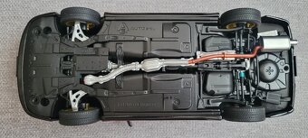 Predam model Subaru Impreza WRX STI 1:18 AutoArt - 9
