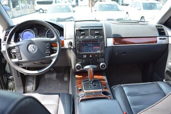 Volkswagen Touareg 3.2i+LPG 4x4 A/T - 9