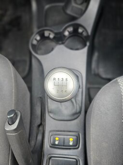 Kia sportage 2.0 - 9