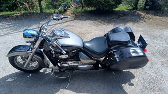 Suzuki C800 Intruder - 9