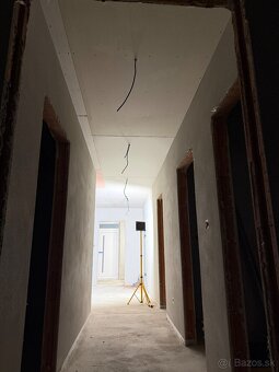 Novostavba holodom 4 izbový s garážou - 9