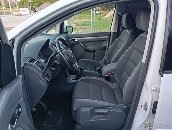 Volkswagen Touran 1.6 TDI BlueMotion - 9