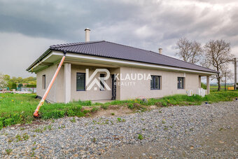 Moderný 4-izbový bungalov v tichej lokalite Ploské – novosta - 9