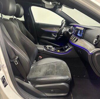 Mercedes Benz E class 220d AMG Line 4MATIC - 9