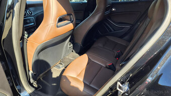Mercedes-Benz GLA 180 Entry A/T - 9
