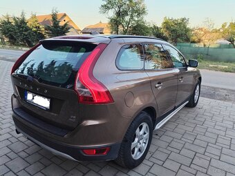 Volvo XC60 2.4D D5 M6 AWD Summum - 9