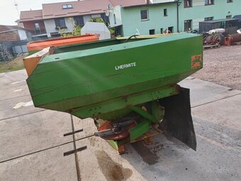 1500L Rozmetadlo AMAZONE ZA-U 1500 (hydraulické ovládání) - 9
