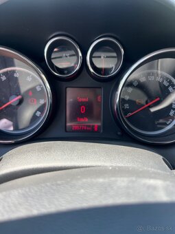 Opel Astra J 1.6 85kw - 9