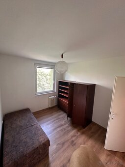 🏡 Priestranný 4-izbový byt v Ružinove ideálny pre študentov - 9