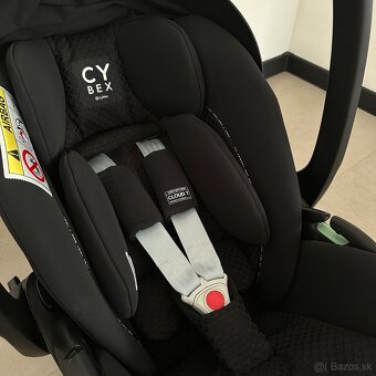 CYBEX Cloud T i-Size Urban Mobility Black - 9