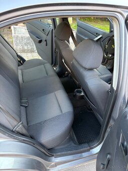 Chevrolet aveo 1.2 - 9